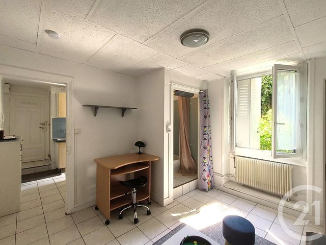 Appartement F1 à louer - 1 pièce - 24.61 m2 - CHAMALIERES - 63 - AUVERGNE - Century 21 Gervillié Immobilier